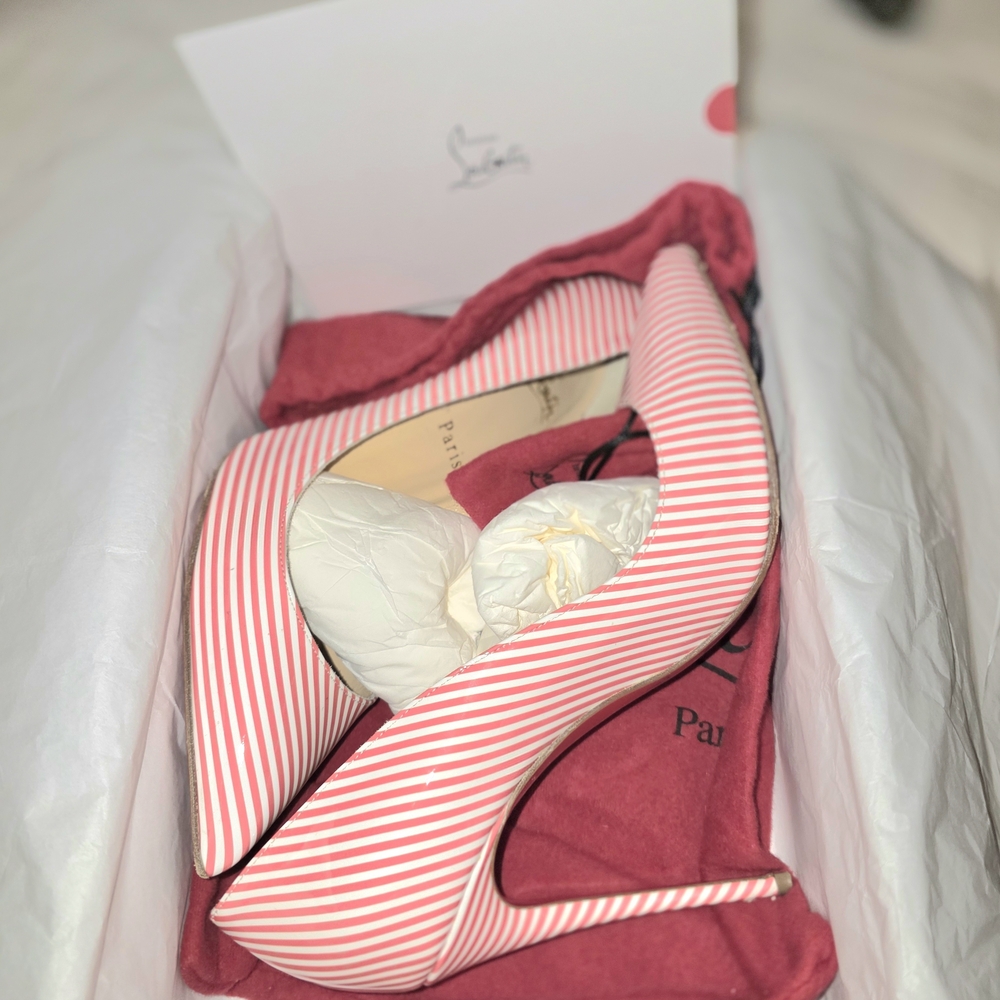 Christian Louboutin - Picture 7 of 10